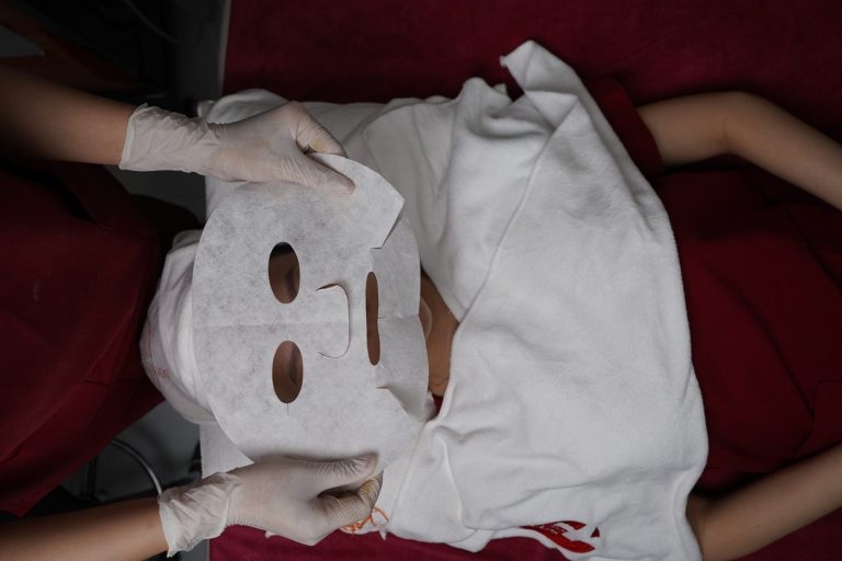 Mụn Detox CO2 tại Skin Plus Dermatology